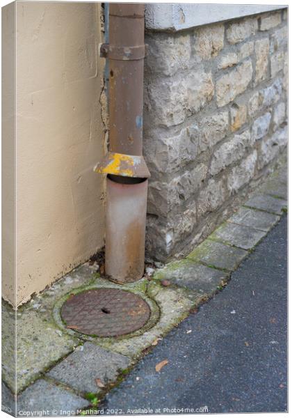 Closeup shot of a damaged wall Canvas Print by Ingo Menhard