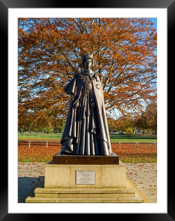 Statue of Queen Elizabeth II Framed Mounted Print by Joyce Storey
