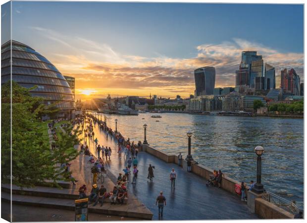 Thames sunset, London Canvas Print by Andrew Scott