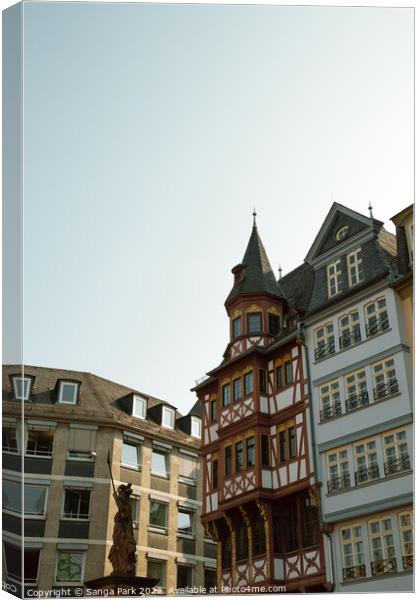 Romerberg old town square in Frankfurt Canvas Print by Sanga Park