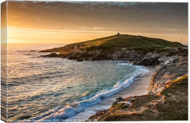 Golden sunset over Towan Head in Newquay, Cornwall Canvas Print by Gordon Scammell
