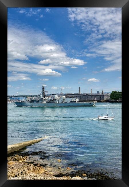 The Mighty HMS Kent Arrives Framed Print by Roger Mechan