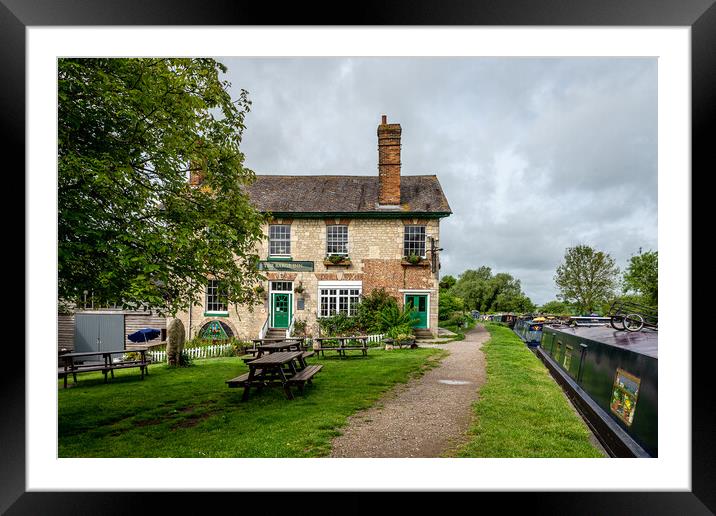 The Barge Inn, Honeystreet Framed Mounted Print by Sue Knight