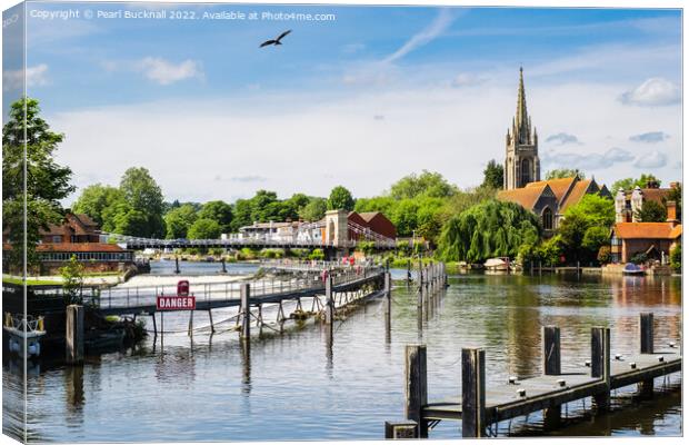 Red Kite over River Thames Marlow Buckinghamshire Canvas Print by Pearl Bucknall