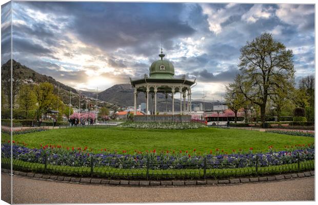 Bergen Norway bandstand Canvas Print by kathy white