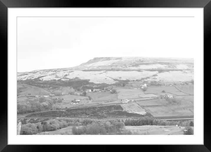 Scenes from Yorkshire 07 - Mono Framed Mounted Print by Glen Allen