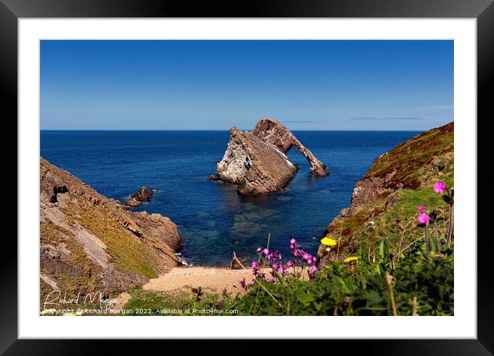 Bow Fiddle Rock Bay Framed Mounted Print by Richard Morgan