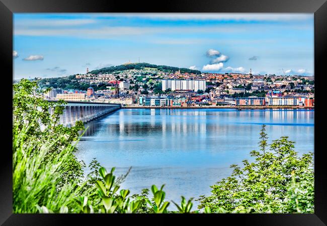 City of Dundee  Framed Print by Valerie Paterson