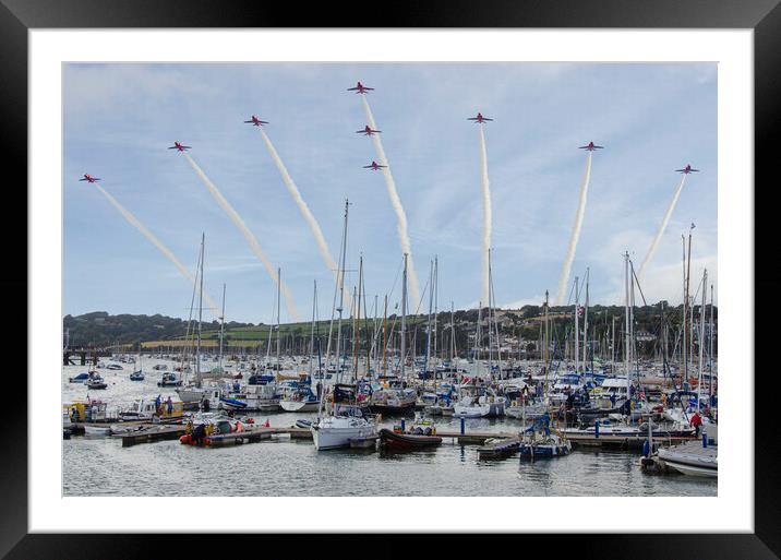 falmouth,Red arrows in a cornish sky,smoke trails, Framed Mounted Print by kathy white