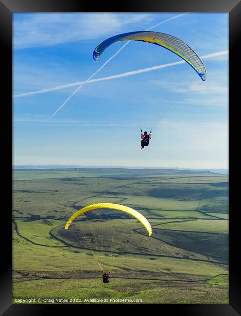 Paragliders on  Rushup Edge Peak District Framed Print by Craig Yates