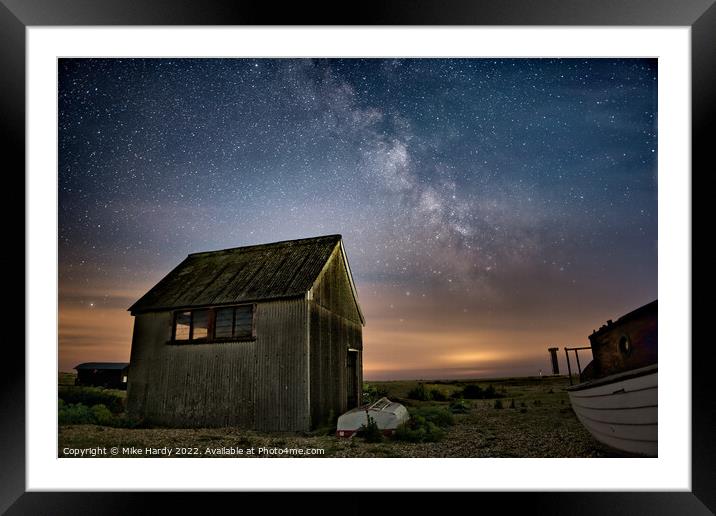 Starry coastal shack at Dungeness. Framed Mounted Print by Mike Hardy