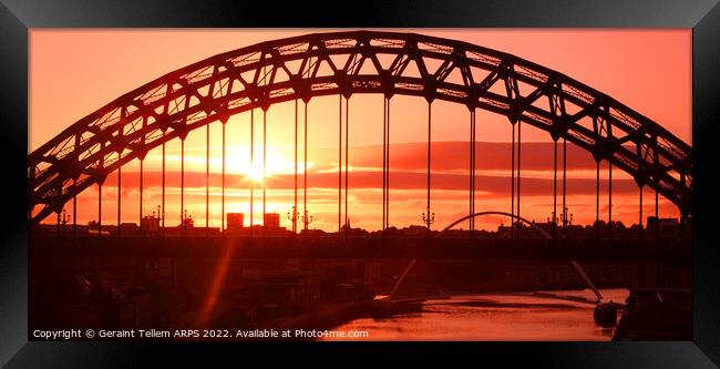 Sunrise over the Tyne Bridge, Newcastle upon Tyne, England, UK Framed Print by Geraint Tellem ARPS