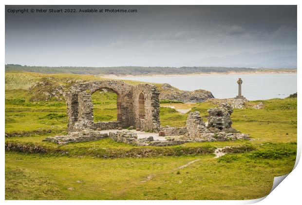 Ruins of a 16th century church on Llanddwyn Island, Anglesey, Wa Print by Peter Stuart