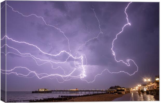 Lightning over Worthing pier  Canvas Print by kevin long