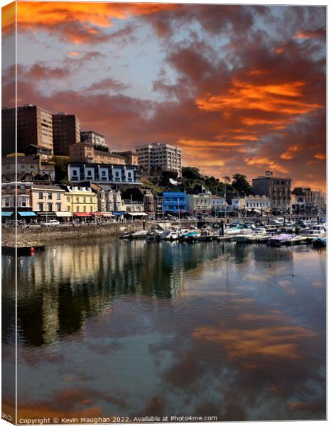 Dartmouth In Devon (2) Canvas Print by Kevin Maughan