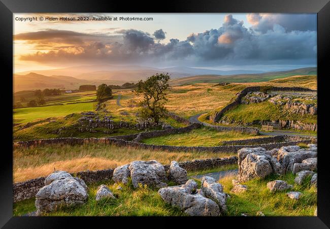 A beautiful sunset over the Yorkshire Dales National Park Framed Print by Helen Hotson