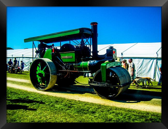 Traction Engine Framed Print by Simon Hill