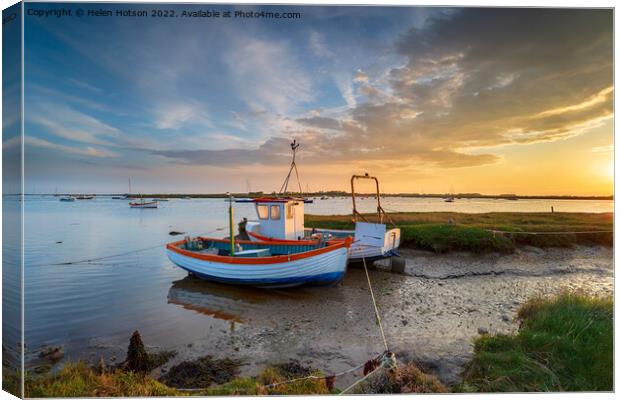 Fishing boats on the mouth of the River Alde Canvas Print by Helen Hotson