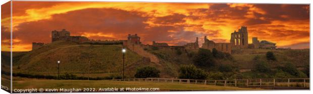 Tynemouth Castle And Priory Panoramic (1) Canvas Print by Kevin Maughan