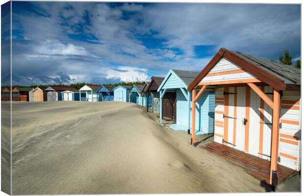 Beach Huts at West Wittering Canvas Print by Helen Hotson