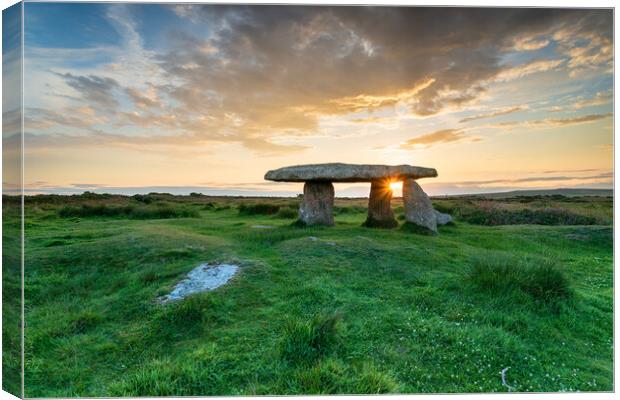 Beautiful sunset over Lanyon Quoit  Canvas Print by Helen Hotson