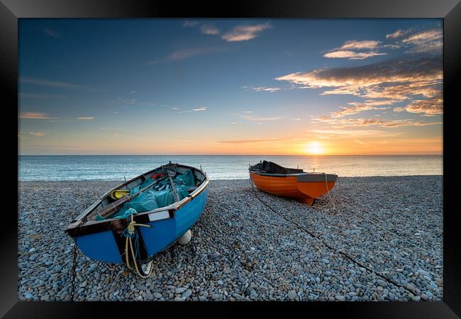 Sunset on Chesil Beach Framed Print by Helen Hotson