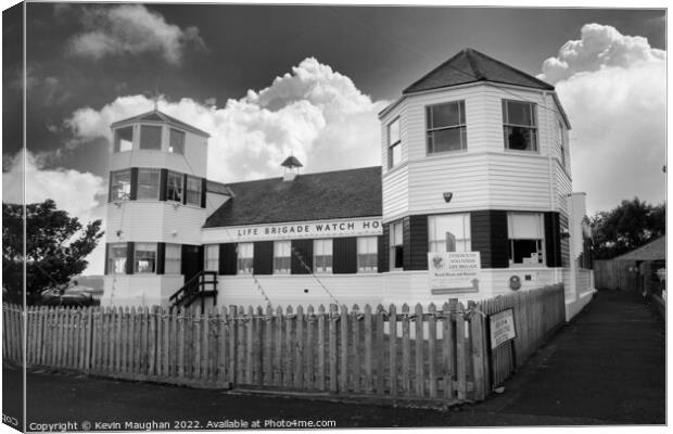 Life Brigade Watch House Tynemouth (Black And Whit Canvas Print by Kevin Maughan