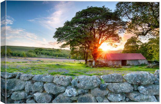 Sunset over Emsworthy Barn Canvas Print by Helen Hotson