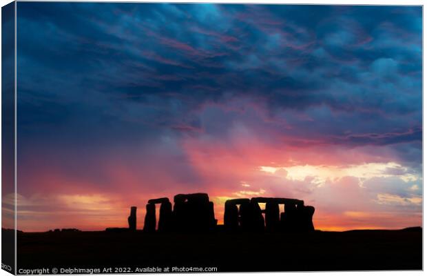 Stonehenge at sunset, dramatic sky Canvas Print by Delphimages Art