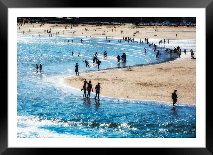 Scarborough Beach Yorkshire. Framed Mounted Print by Craig Yates