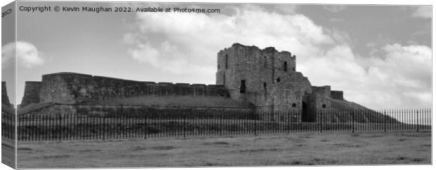 Tynemouth Castle (Black & White) Canvas Print by Kevin Maughan