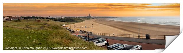 Tynemouth Beach (Panoramic) Print by Kevin Maughan