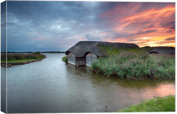 Sunset over Hickling Broad in Norfolk Canvas Print by Helen Hotson