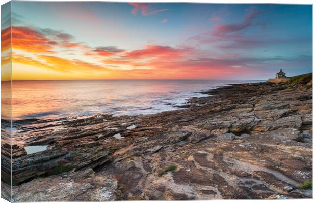 Stunning sunrise over the beach at Howick on the Northumberland  Canvas Print by Helen Hotson