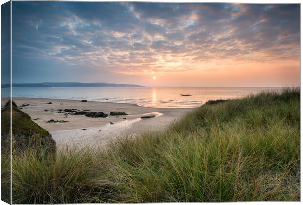 Sunset over Hayle Beach Canvas Print by Helen Hotson