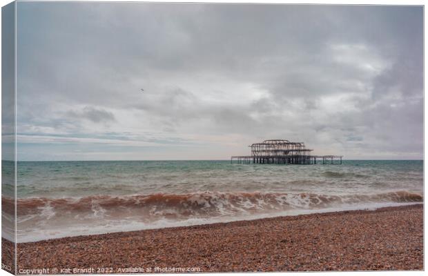 Dramatic sky over West Pier in Brighton Canvas Print by KB Photo