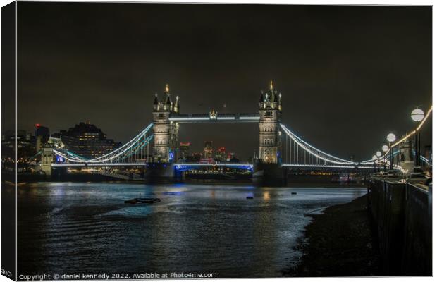 Tower Bridge by night Canvas Print by daniel kennedy