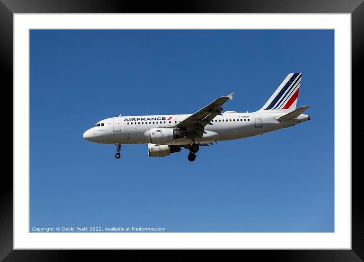 Air France Airbus A319-111            Framed Mounted Print by David Pyatt