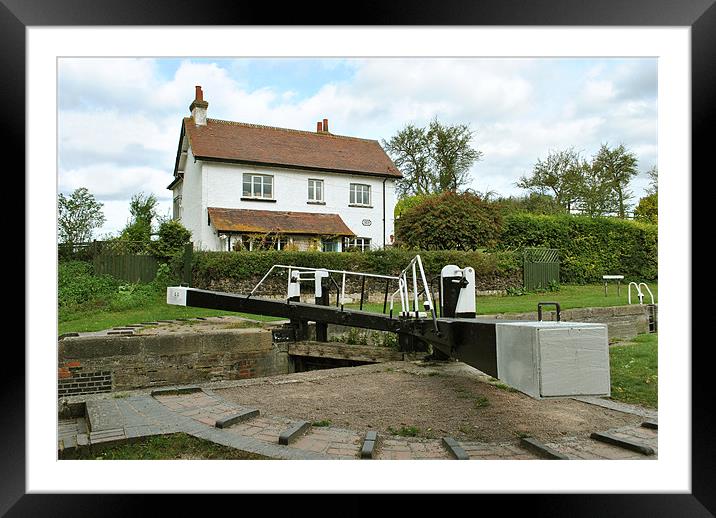 Lock 44, Marsworth Framed Mounted Print by graham young