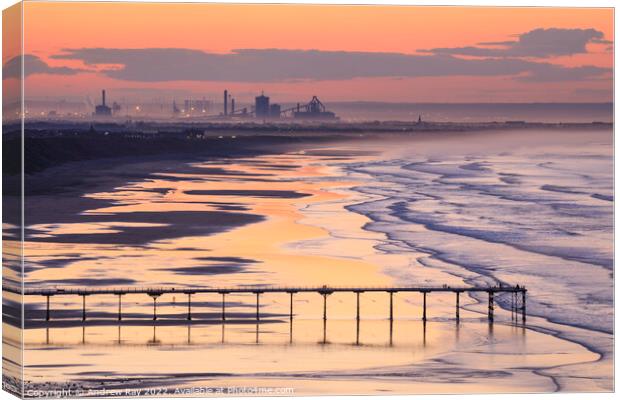 Saltburn Pier at sunset Canvas Print by Andrew Ray