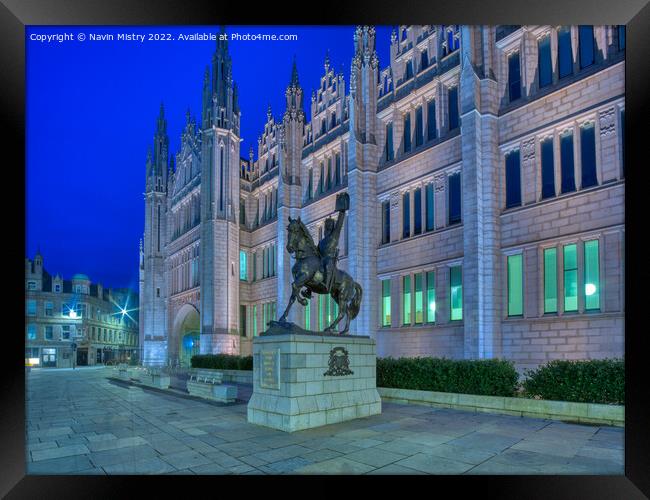 A view of Marischal College, and the statue of Robert the Bruce  Framed Print by Navin Mistry