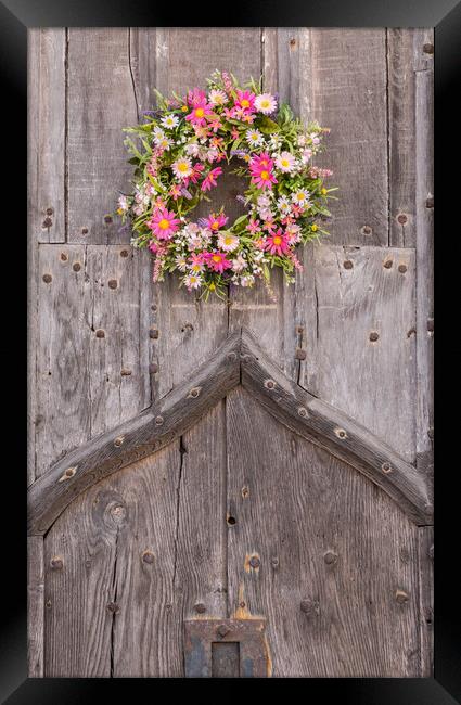 The door wreath. Framed Print by Bill Allsopp