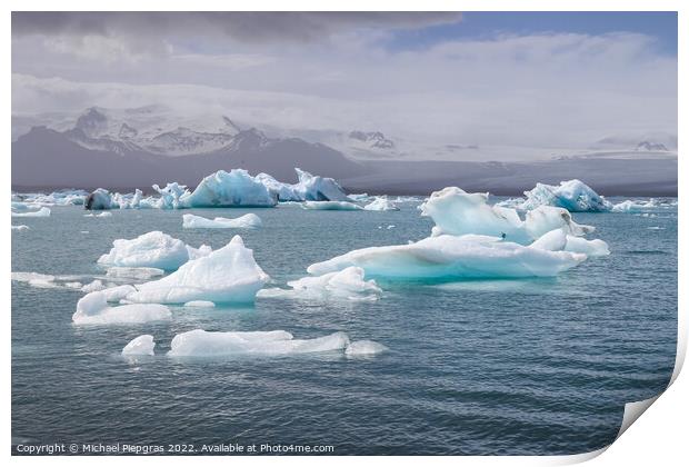 Iceland, Jokulsarlon Lagoon, Turquoise icebergs floating in Glac Print by Michael Piepgras