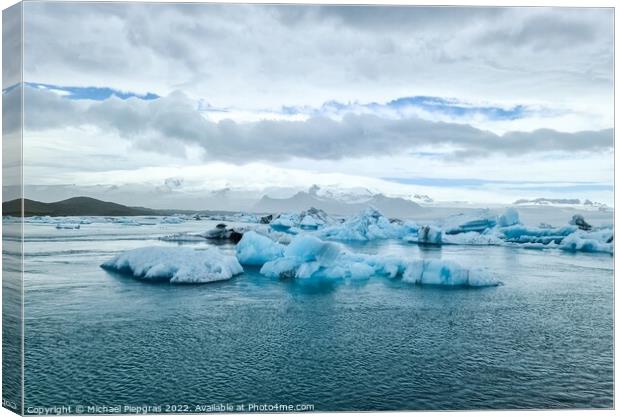 Iceland, Jokulsarlon Lagoon, Turquoise icebergs floating in Glac Canvas Print by Michael Piepgras