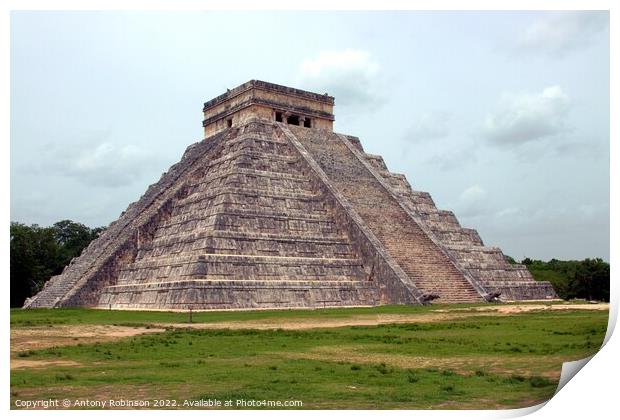 The Pyramid at Chichen Itza in Mexico Print by Antony Robinson