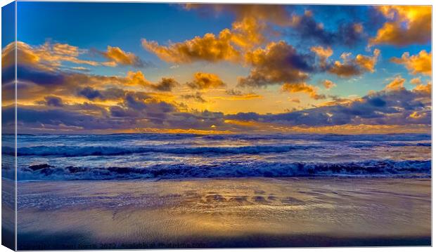 Cloudy Beach Sunset Canvas Print by Sam Norris