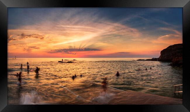 Holiday makers at Bude Seapool, Summerleaze Beach, Framed Print by Maggie McCall