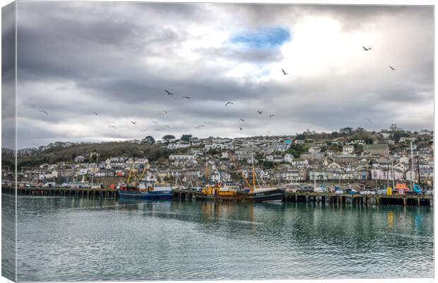 Newlyn harbour, fishing boats Canvas Print by kathy white