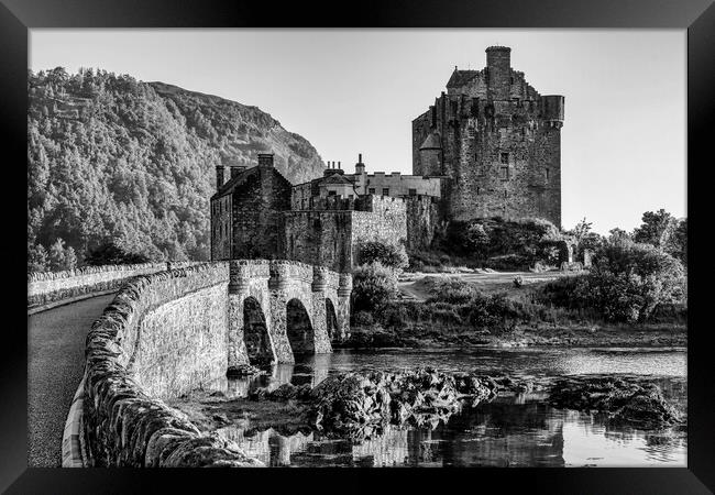 Eilean Donan Castle Framed Print by Derek Beattie