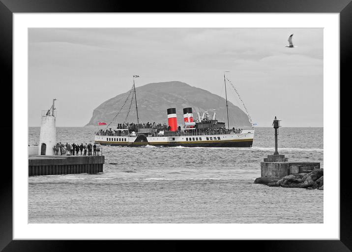 Waverley paddle steamer Girvan (selective colour) Framed Mounted Print by Allan Durward Photography